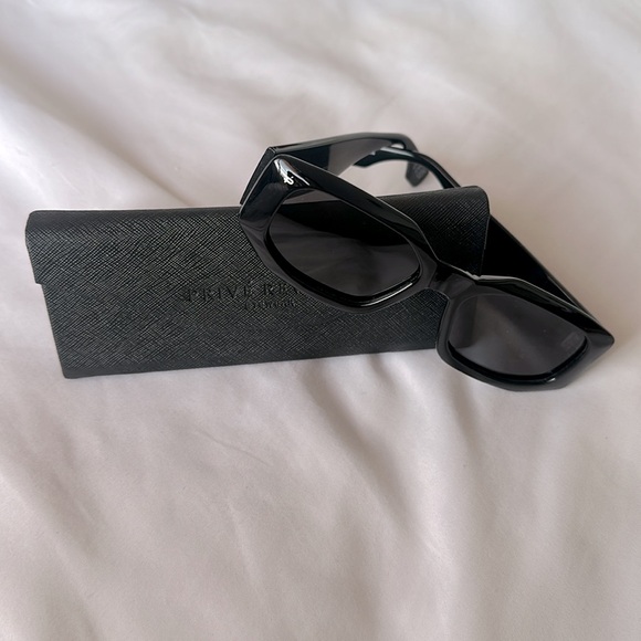 Prive Revaux The Paris Rectangular Sunglasses - Picture 5 of 5